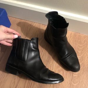 Stuart weitzman leather booties 8.5 black